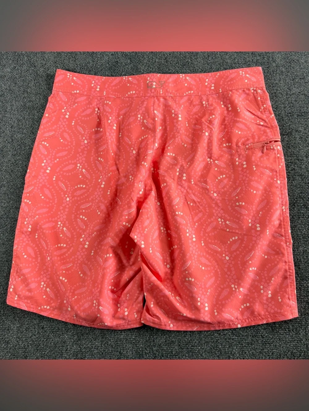 Vineyard Vines Whale Tail Block Print Board Shorts Size 33 Coastal Beach Summer